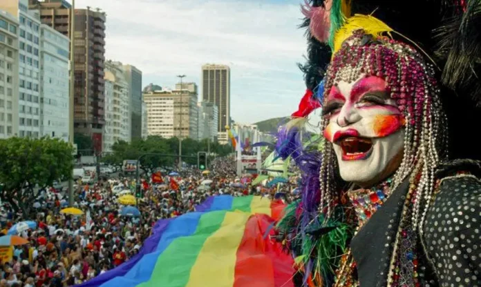 xparada-gay-2004.jpg.pagespeed.ic_.xg5okbe0yo