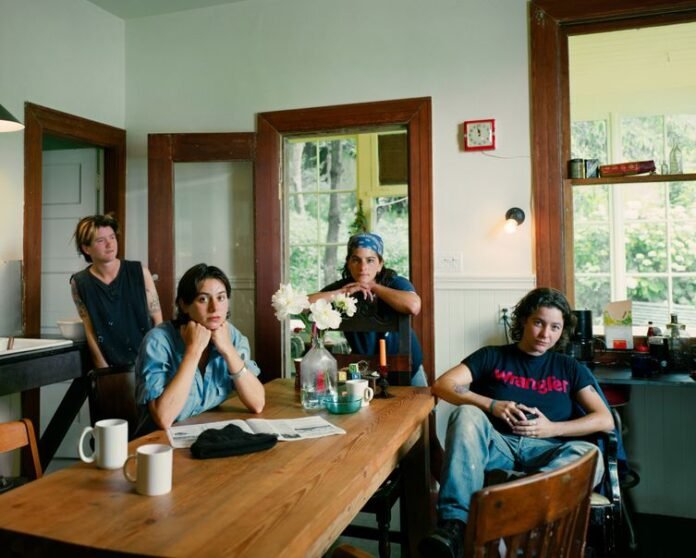 catherine_opie_flipper_tanya_chloe_harriet_san_francisco_california_da_serie_domestic_1995