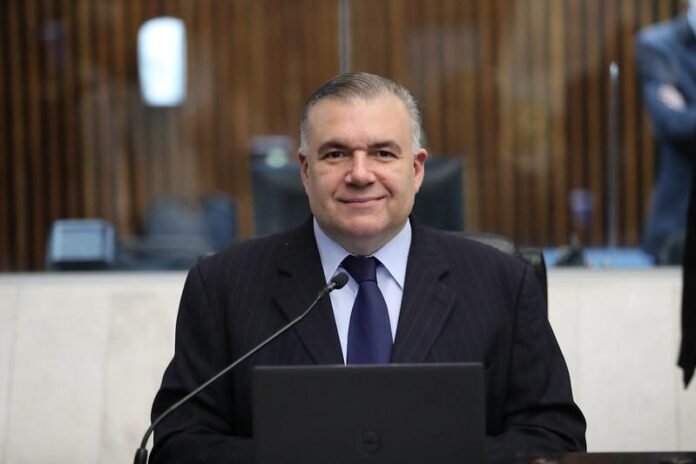 Foto-Assembleia-Legislativa-do-Parana-1